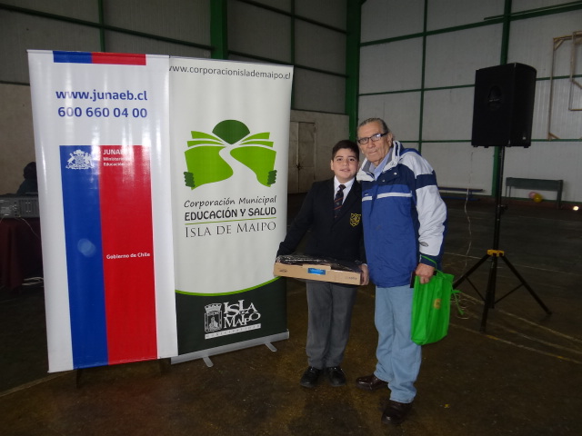 ENTREGA DE PC PROGRAMA ELIJO MI PC DE LA JUNAEB: Viernes 9 de Mayo.