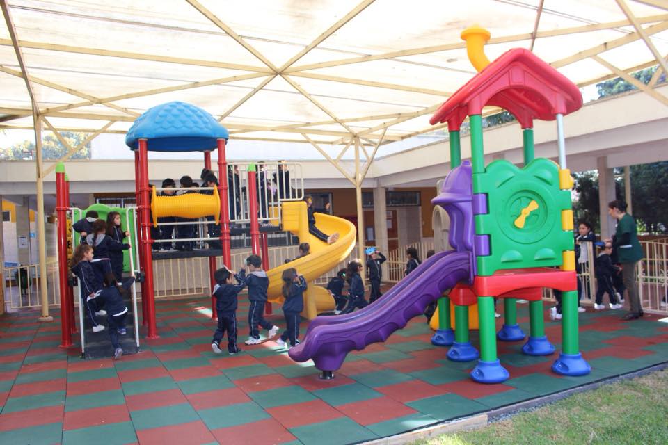 APERTURA DE NUEVO PATIO PARA PRE KINDER Y KINDER