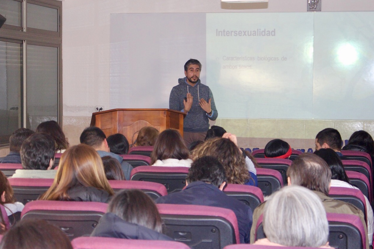 CHARLA SOBRE IDENTIDAD DE GÉNERO – 11 DE JULIO DE 2018