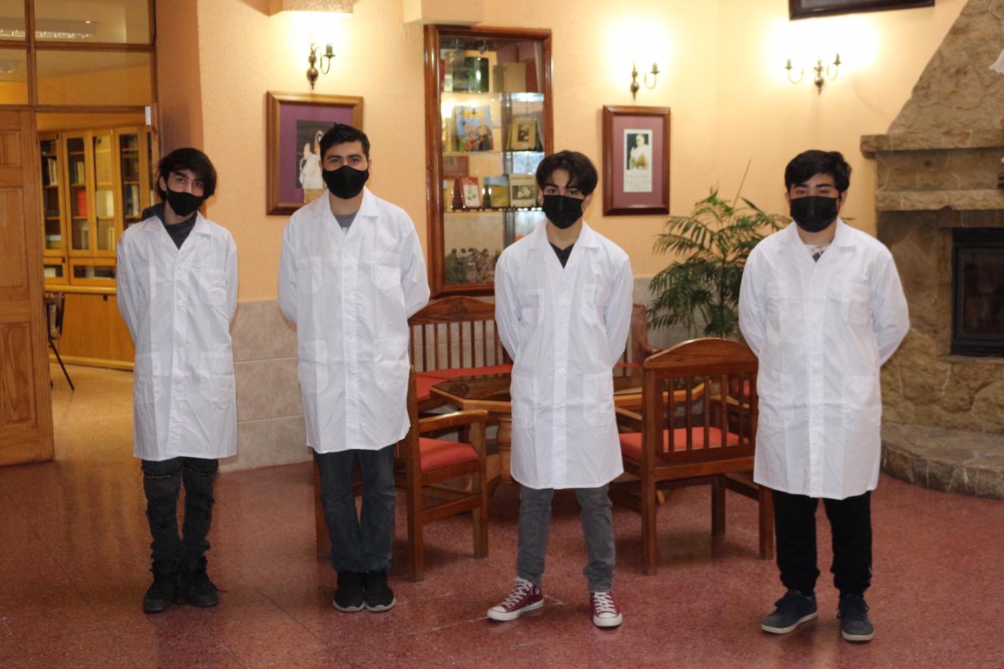 ENTREGA DE UNIFORMES DE ESPECIALIDADES