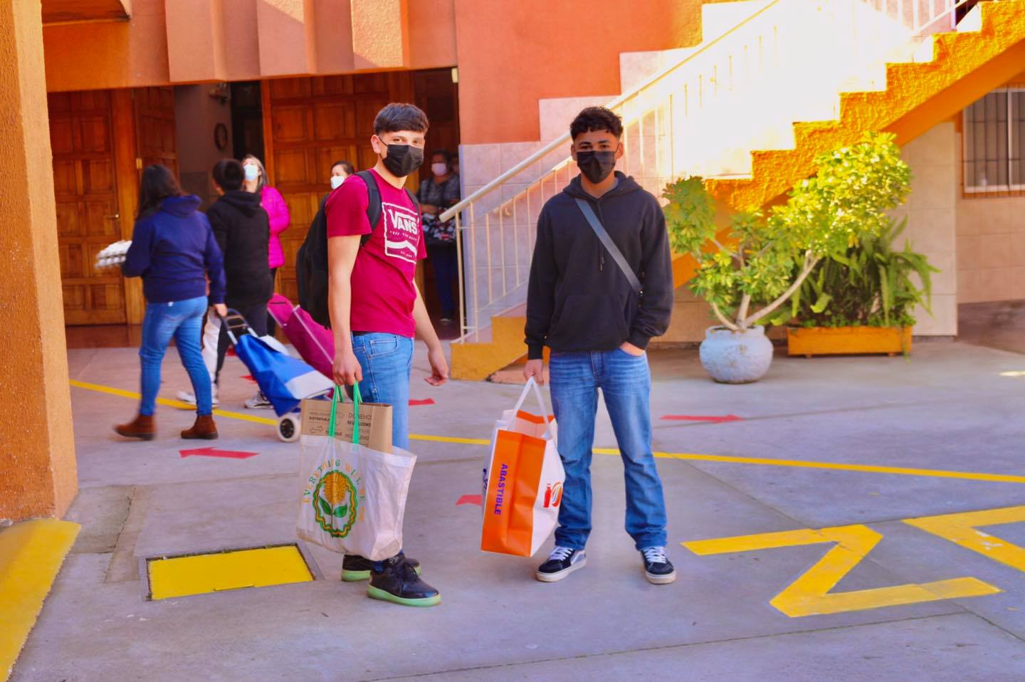 8va ENTREGA DE CANASTAS DE ALIMENTO JUNAEB