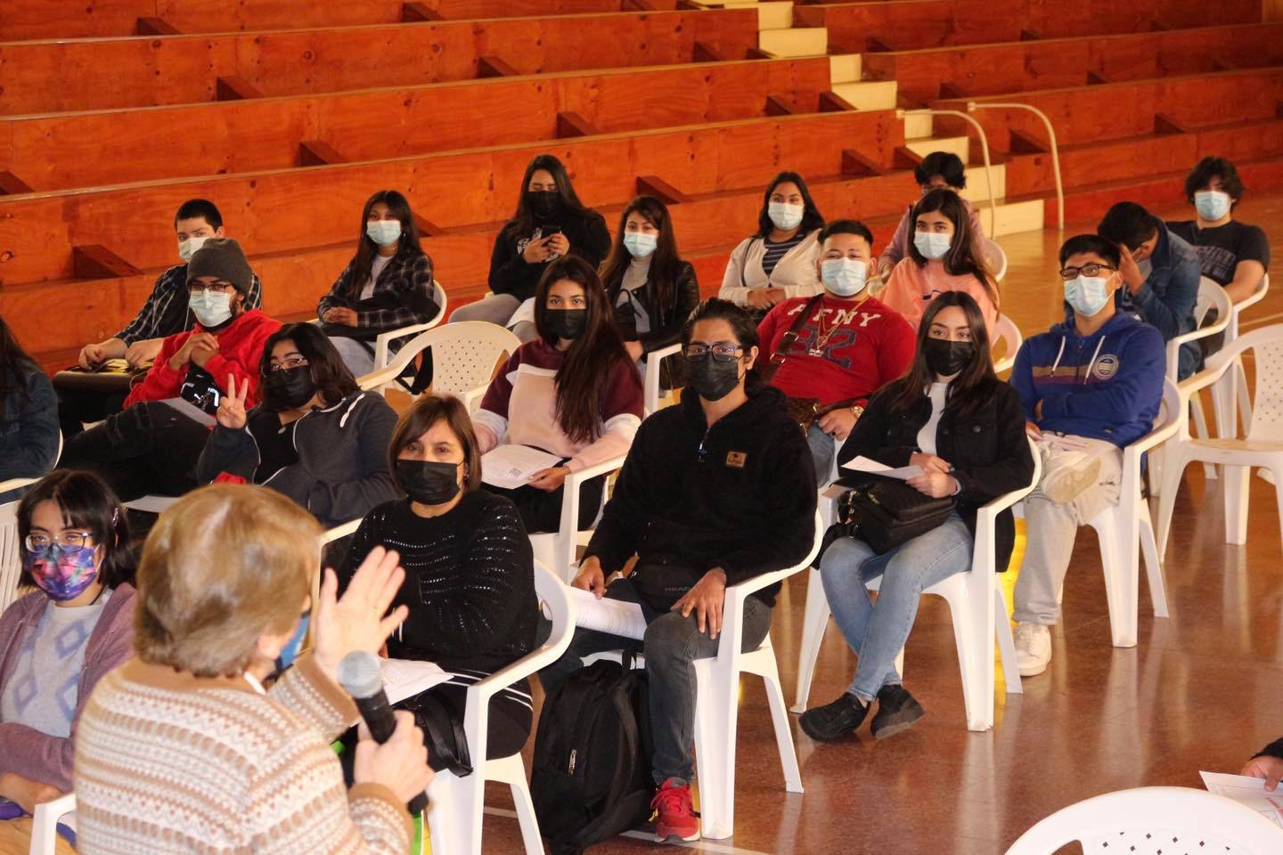 REUNIÓN INFORMATIVA PARA ESTUDIANTES EGRESADOS