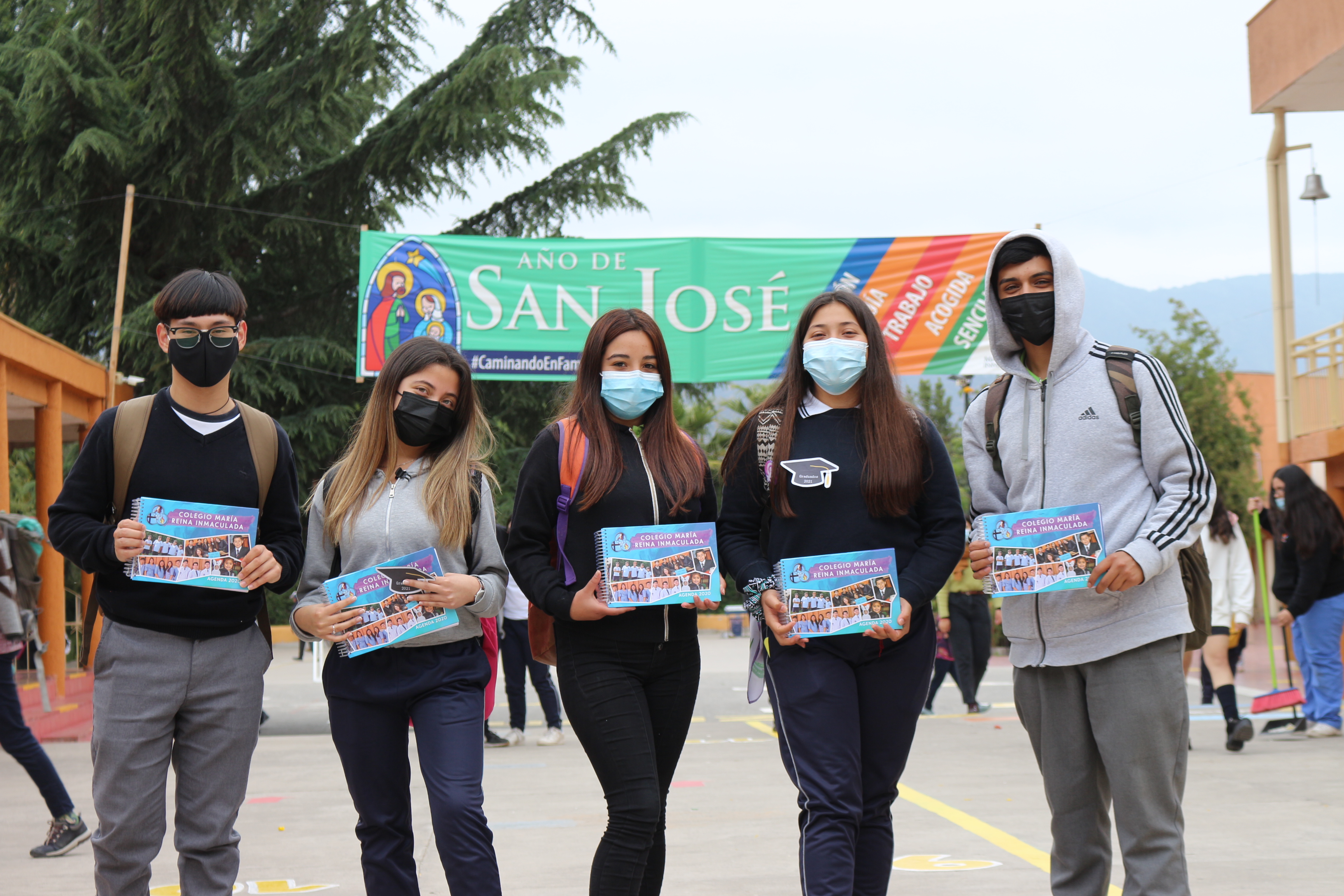 DESPEDIDA A LOS 4tos MEDIOS, GENERACIÓN 2021