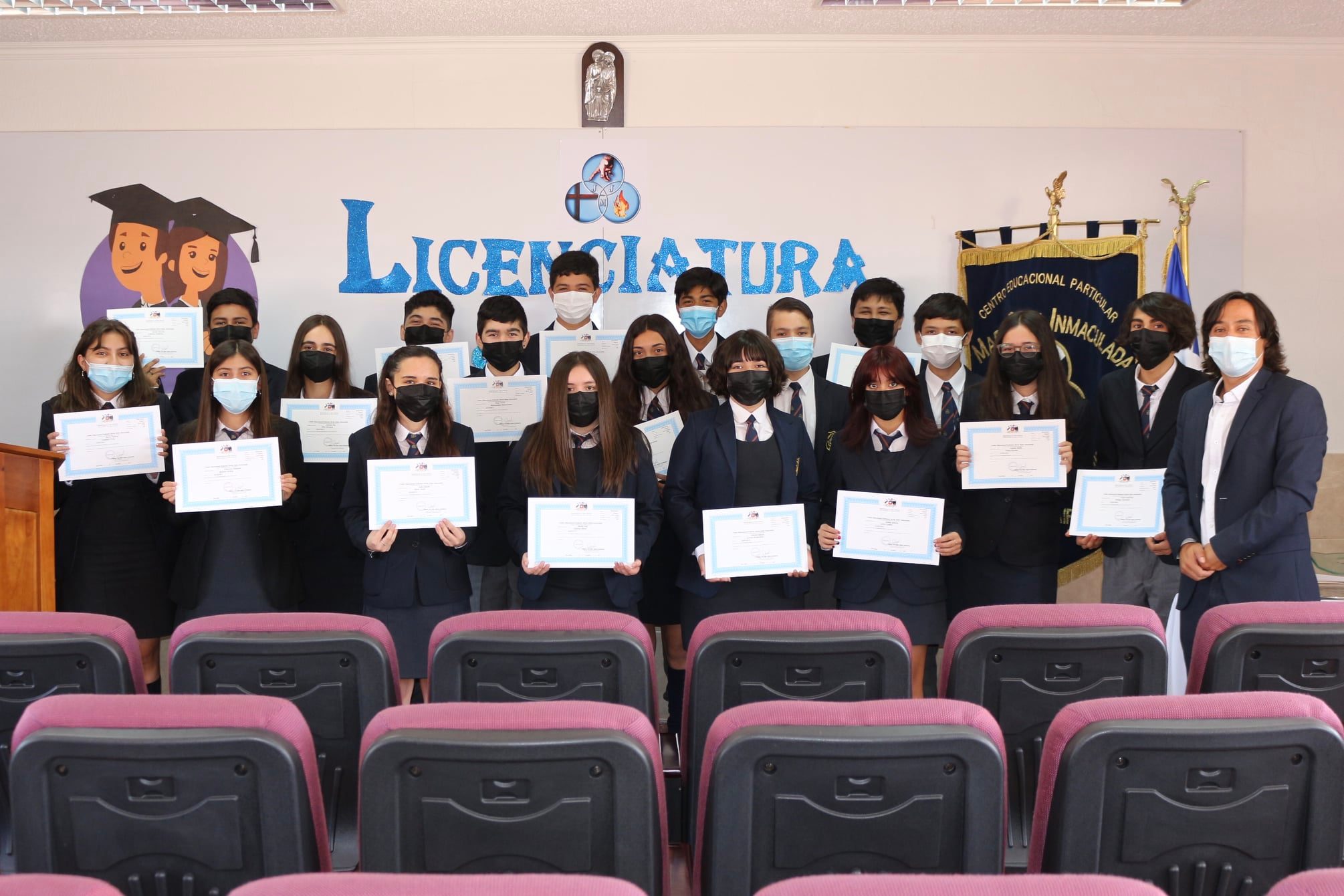 CEREMONIA DE LICENCIATURA DE 8vos BÁSICOS 2021