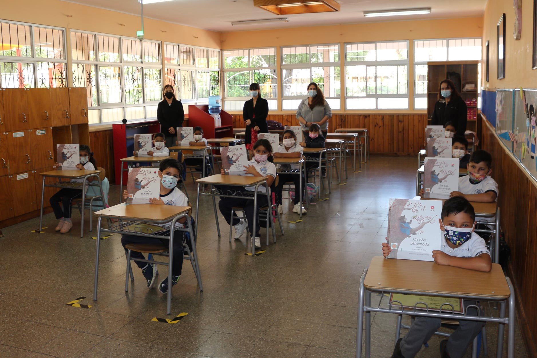 ENTREGA DE LIBRO A 1ros BÁSICOS 2021