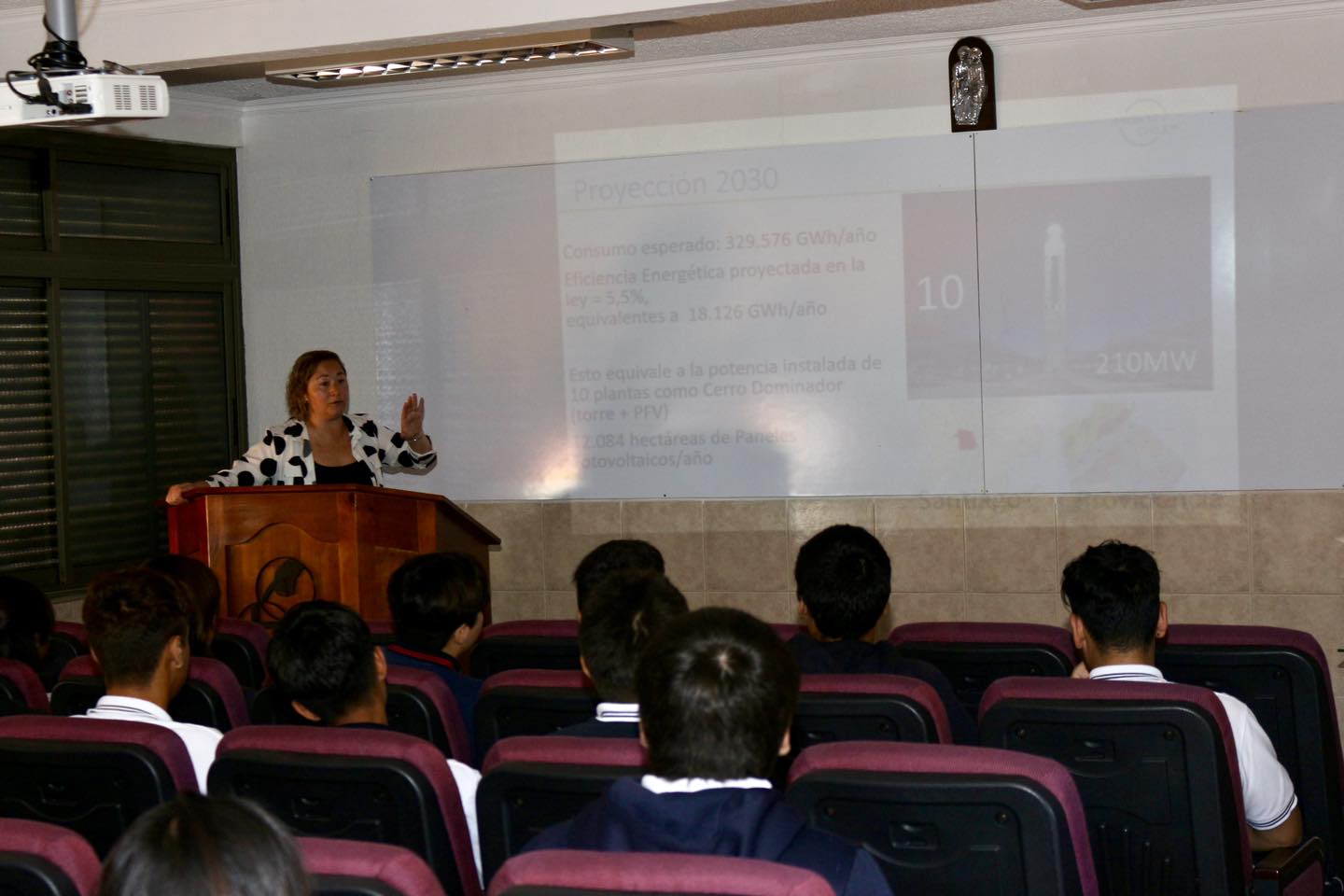 CHARLA SOBRE EFICIENCIA ENERGÉTICA POR EMPRESA “TU ENERGÍA”