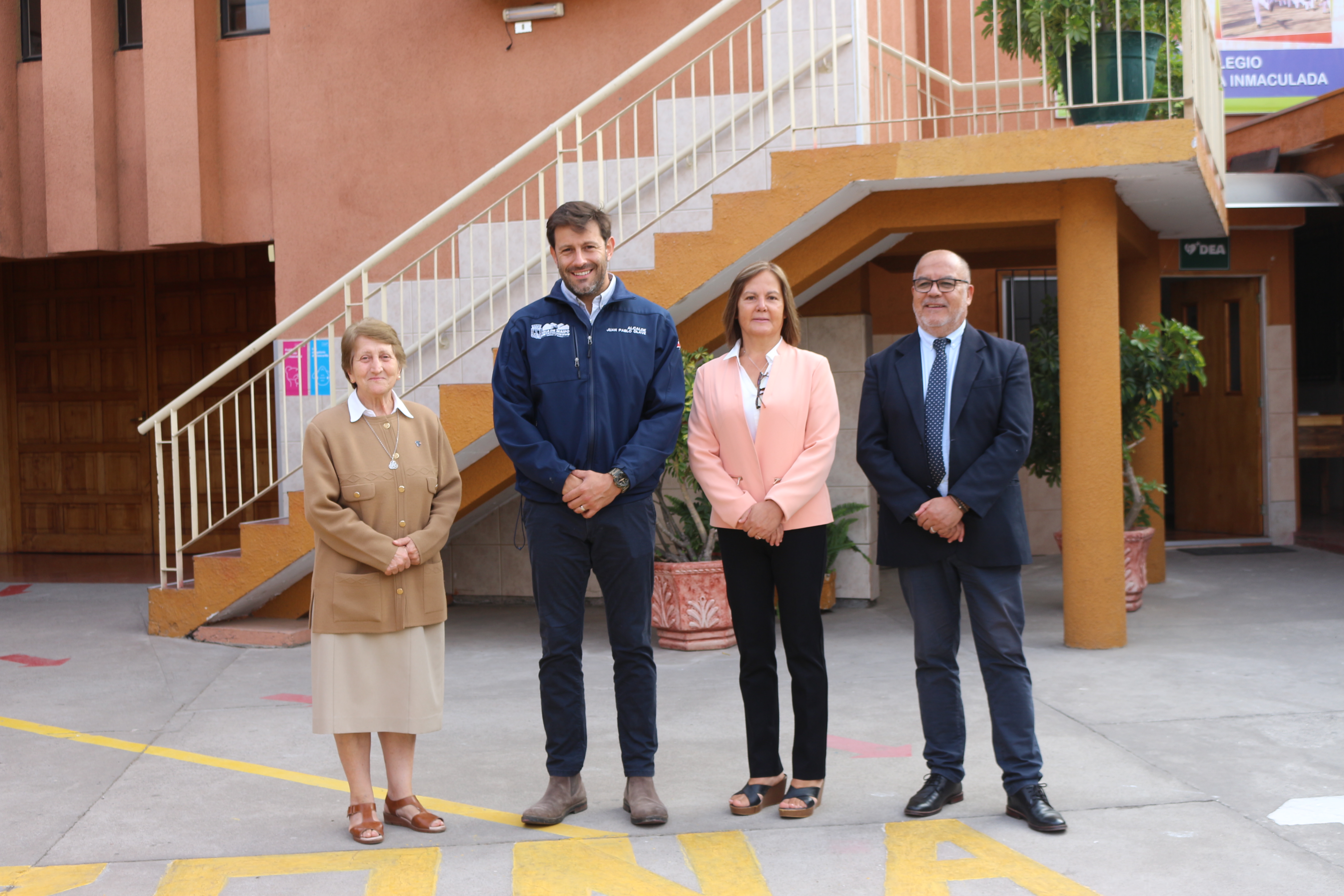 ALCALDE JUAN PABLO OLAVE VISITA NUESTRO COLEGIO