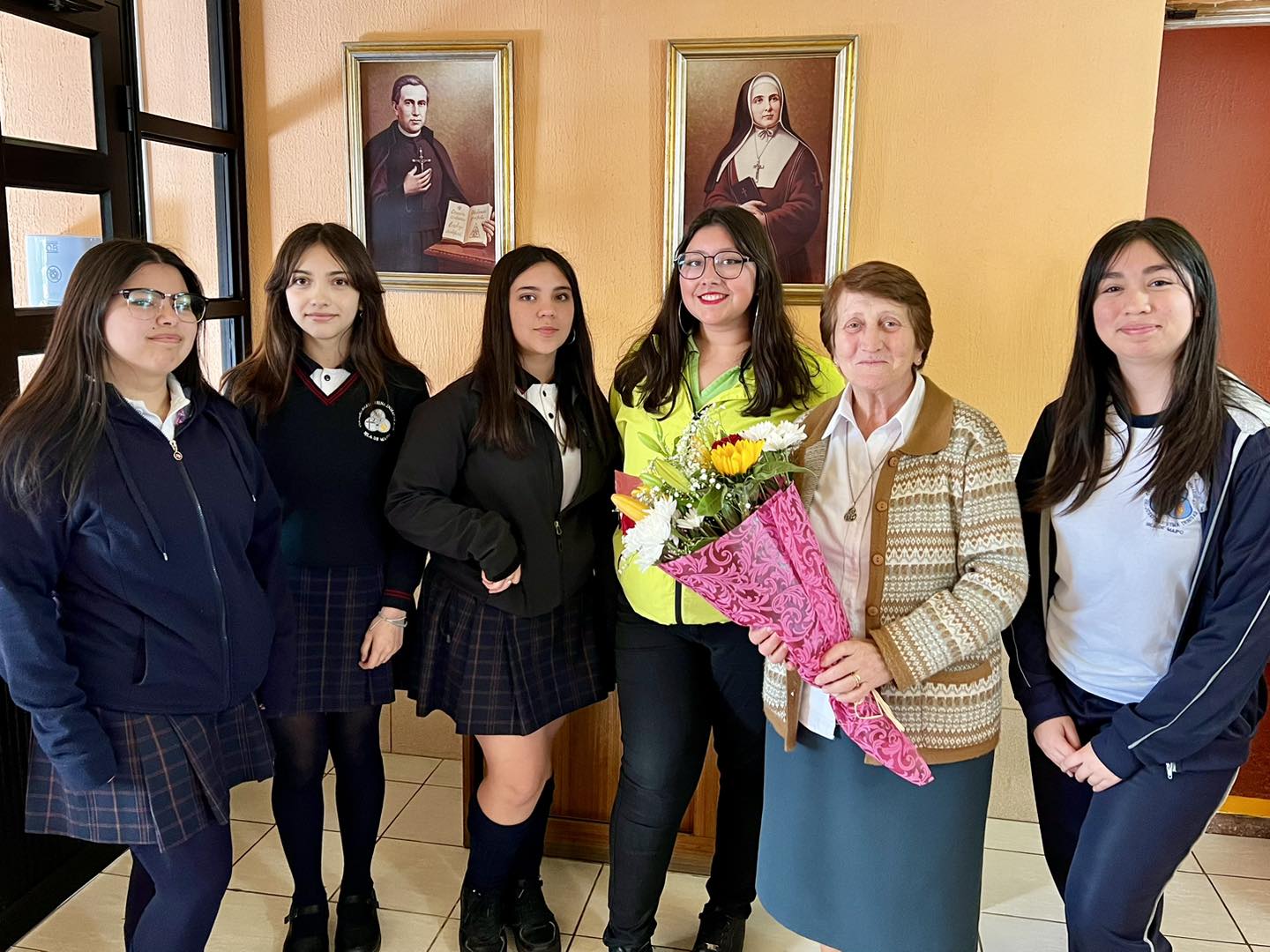 FELIZ CUMPLEAÑOS HERMANA DOLORES