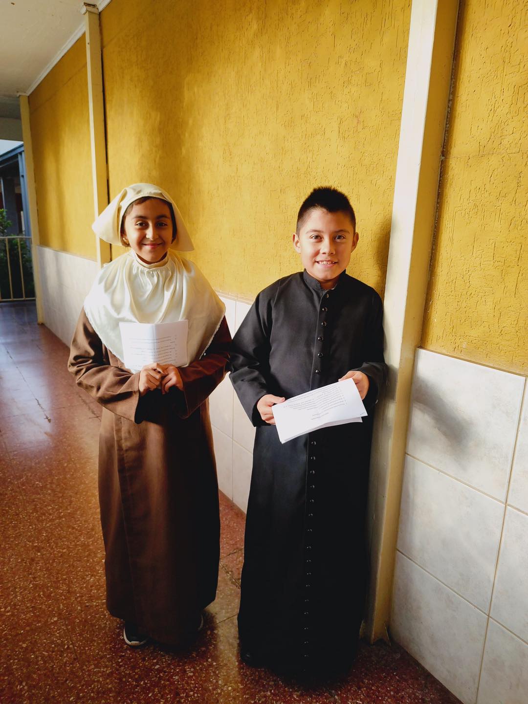 PADRE ELADIO Y HERMANA MARGARITA VISITAN NUESTRO COLEGIO